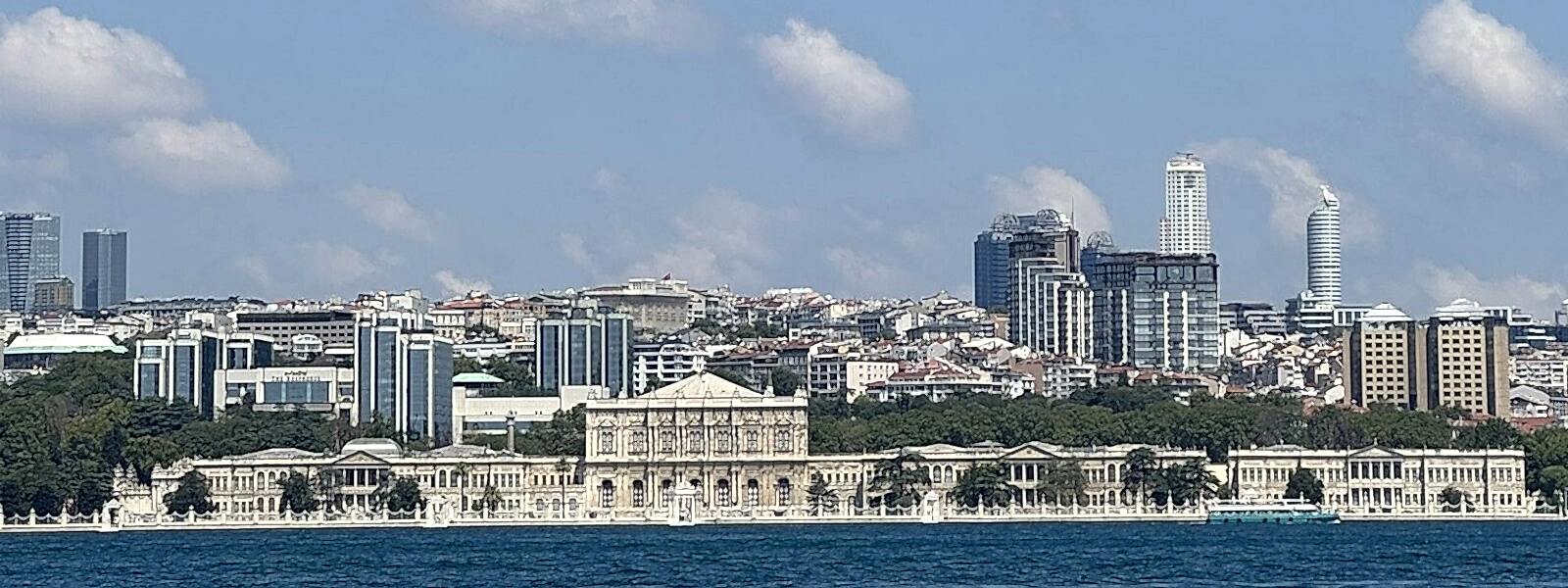 Dolmabahçe Sarayı