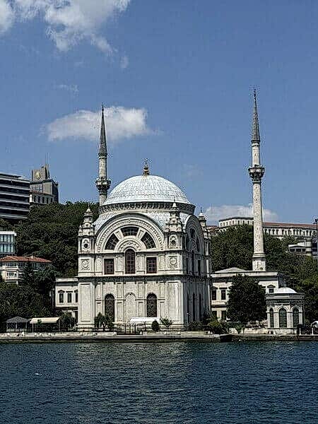 Dolmabahçe Camii